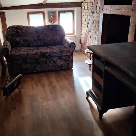 Stara Szkola Apartment *